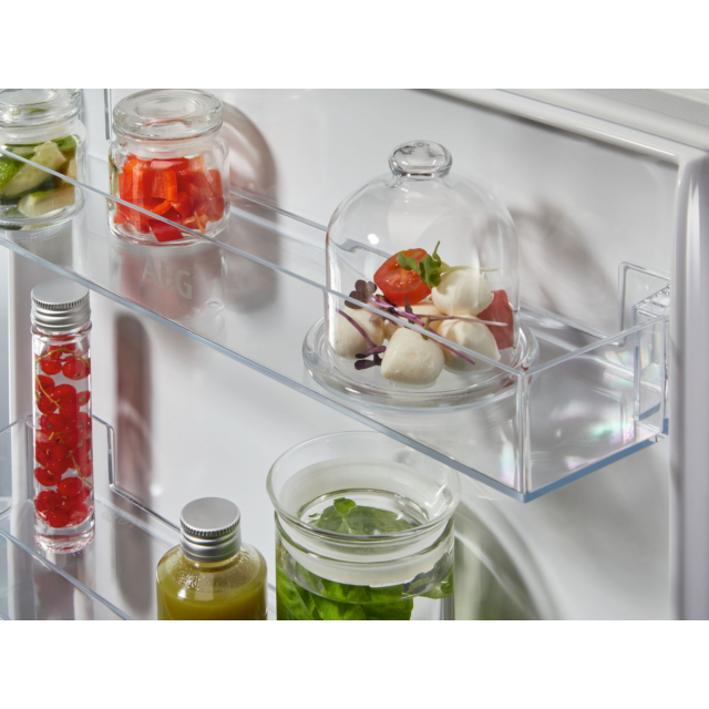 AEG NSC7N18ZES 54.6cm Built-In Frost Free Fridge Freezer