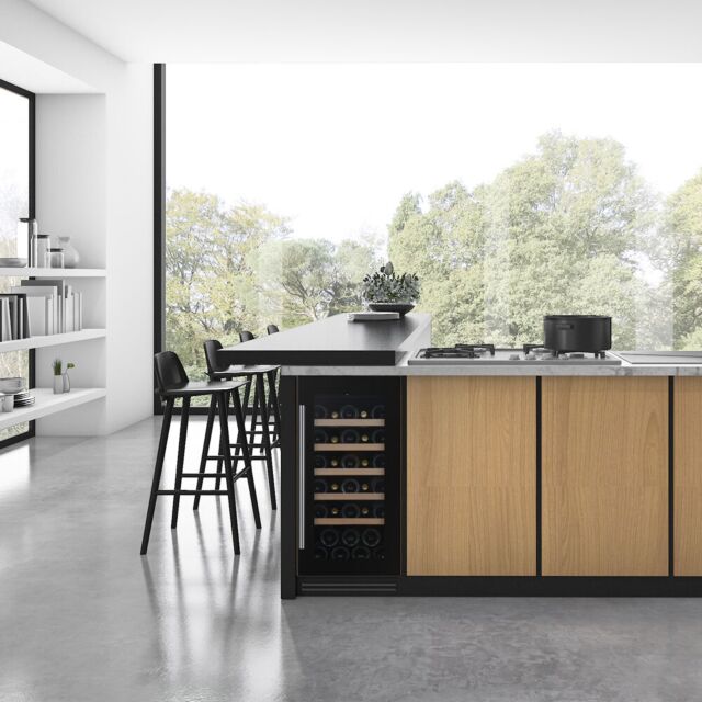 Dunavox DAUF-32.83B Flow-32-Black Wine System