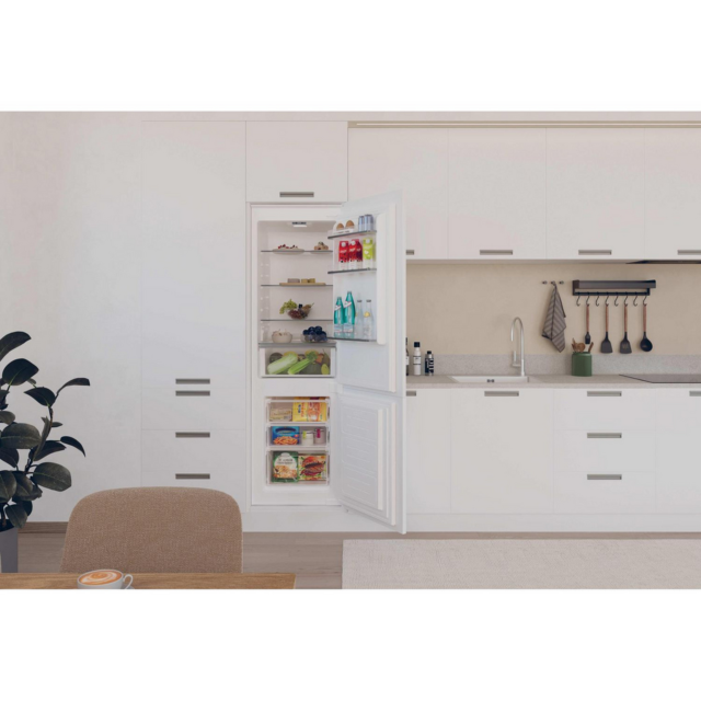 Hoover HOBBML18EK Built-in 54cm Fridge Freezer White