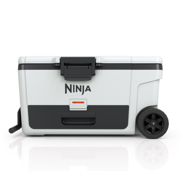 Ninja FB265EUUKWH Ninja FrostVault 65QT/61L Wheeled Cooler with Dry Zone - Cloud White | Ninja | Brands | Euronics Site