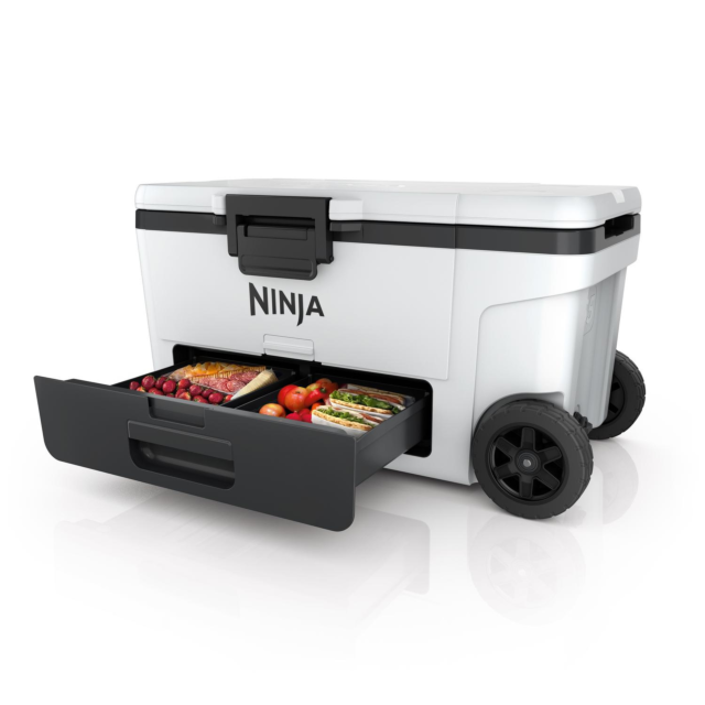 Ninja FB265EUUKWH Ninja FrostVault 65QT/61L Wheeled Cooler with Dry Zone - Cloud White | Ninja | Brands | Euronics Site