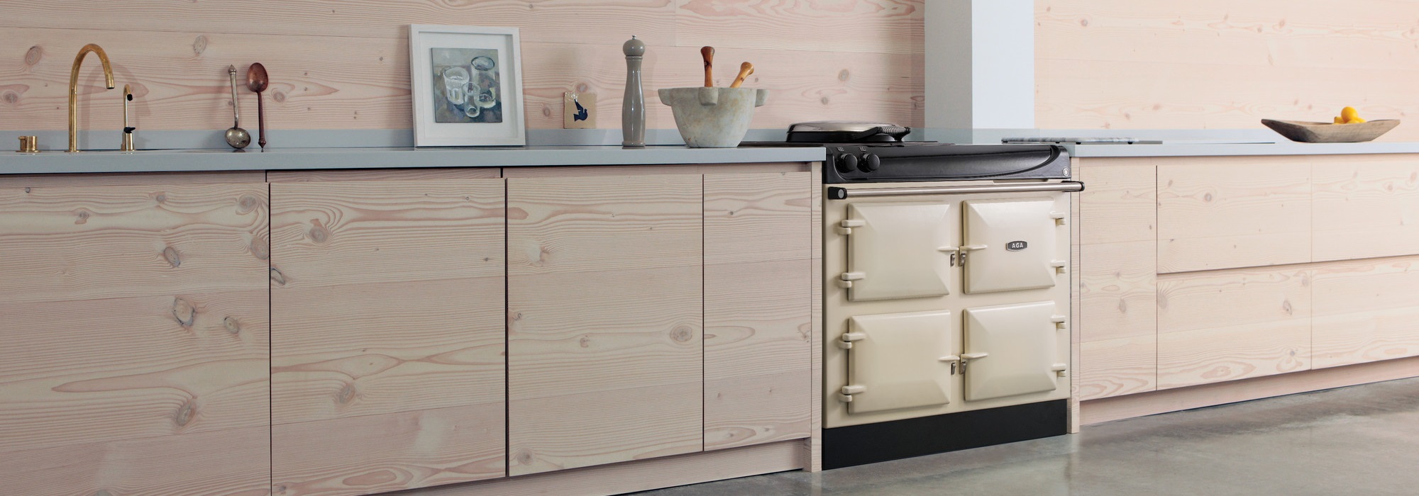 AGA eR3 100 4i in Cream finish in kitchen.